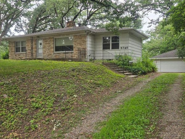 5740 Golden Valley Road, Golden Valley, MN 55422