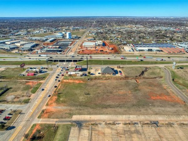 125 NE 27th Street, Moore, OK 73160