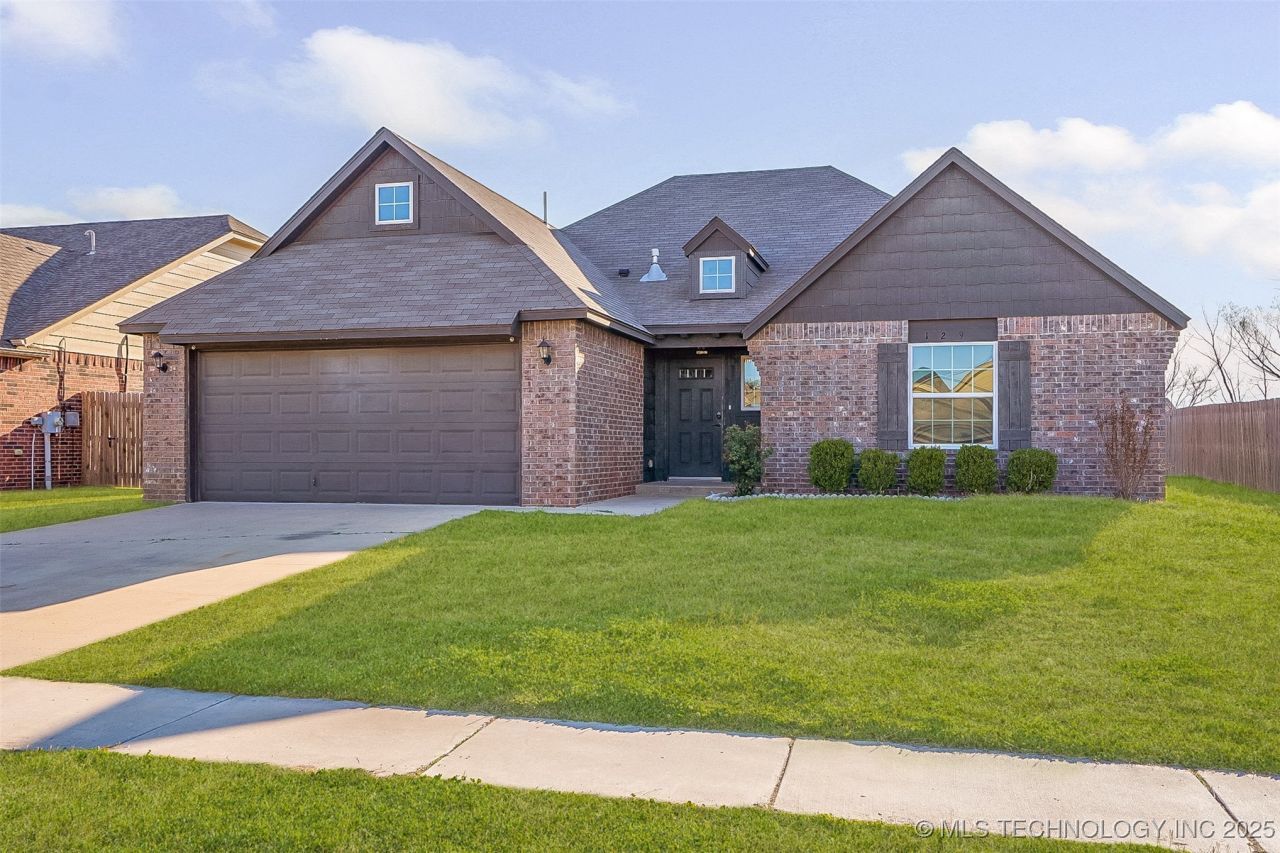 129 Dp Newman Circle, Kiefer, OK 74041 Main Photo