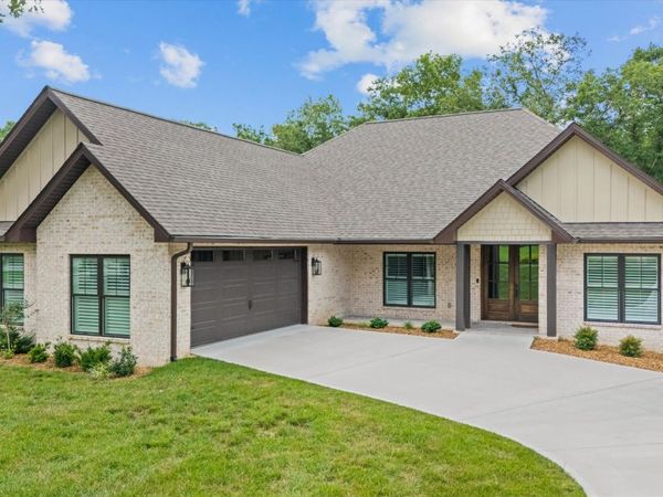 230 Tomlon Rd, Crossville, TN 38555