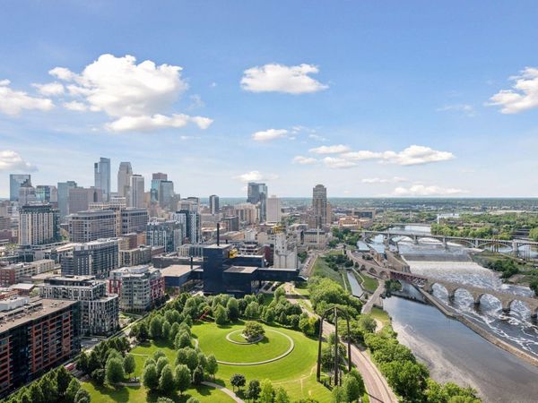 1111 W River Parkway, Unit 31B, Minneapolis, MN 55415