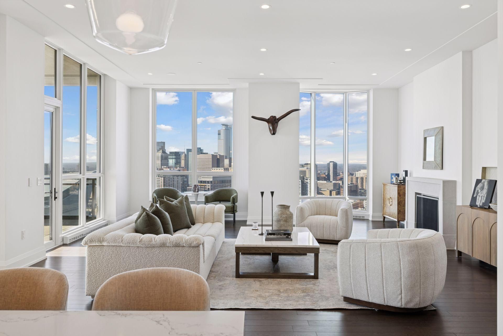 1111 W River Parkway Minneapolis, MN 55415