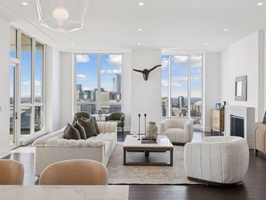 1111 W River Parkway, Unit 31B, Minneapolis, MN 55415