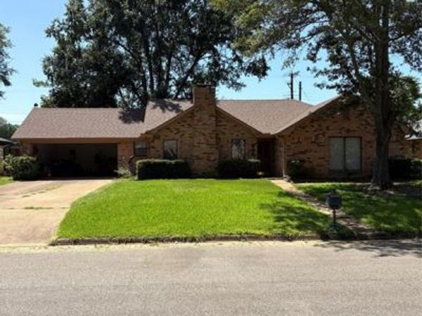 605 32nd Street NE, Paris, TX 75460