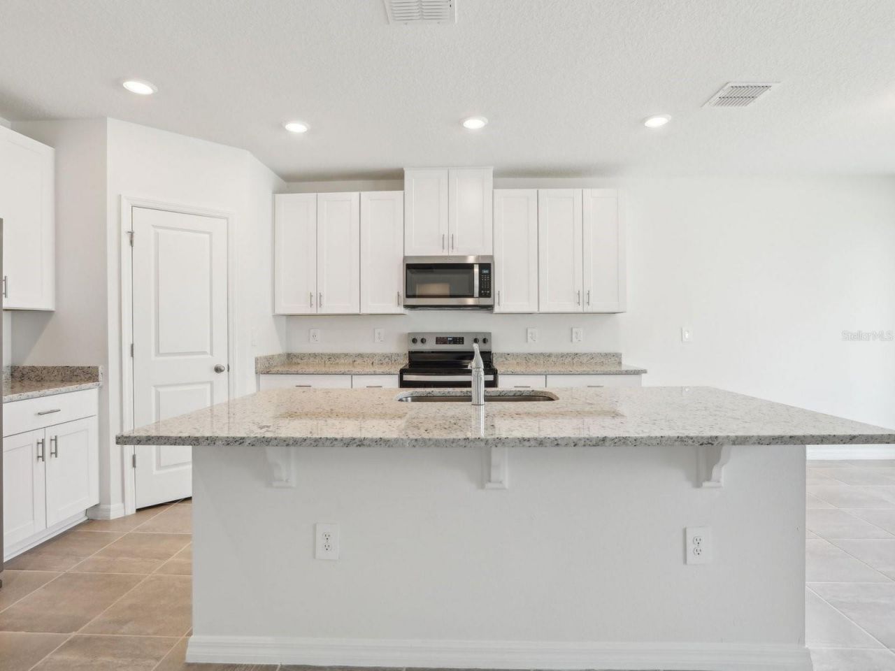 1361 Oak Valley Drive, Auburndale, FL 33823 Photo