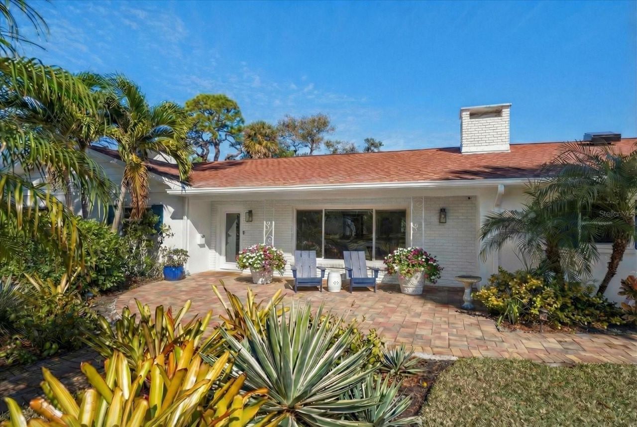 252 S Garden Circle, Belleair, FL 33756 Main Photo