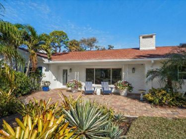 252 S GARDEN CIRCLE, BELLEAIR, FL 33756