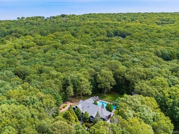 48 Douglas Court, Hampton Bays, NY 11946