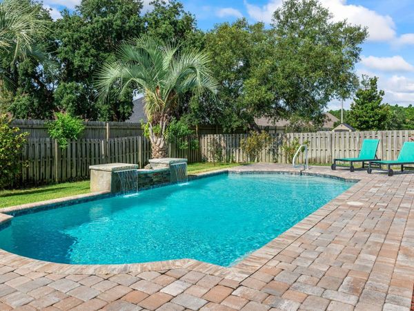 1530 Woodlawn Way, Gulf Breeze, FL 32563