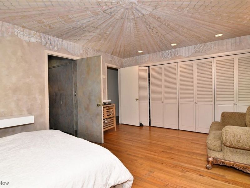 30700 Ainsworth Drive, Cleveland, OH 44124 Photo 19