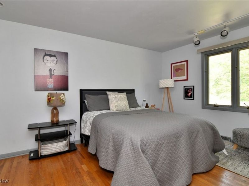 30700 Ainsworth Drive, Cleveland, OH 44124 Photo 28