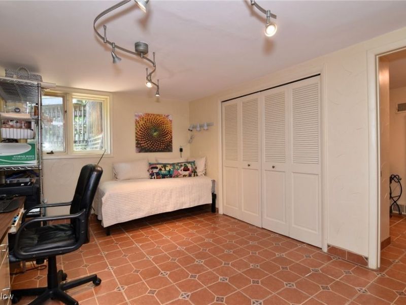 30700 Ainsworth Drive, Cleveland, OH 44124 Photo 38