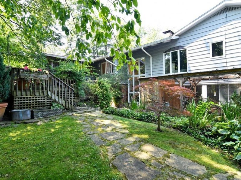 30700 Ainsworth Drive, Cleveland, OH 44124 Photo 47