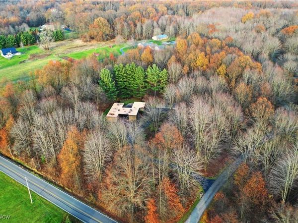 Muir Woods Drive, Warren, OH 44484