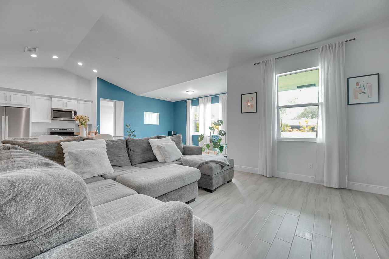 1150 SE Sabina Lane, Port Saint Lucie, FL 34983 Photo