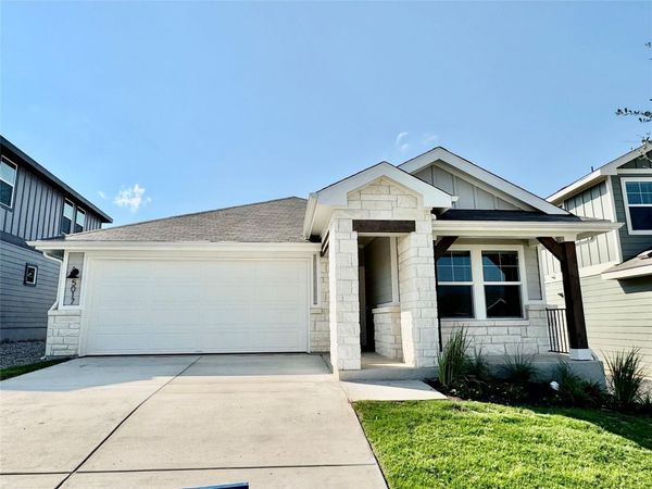 5017 Hazelnut LN, Del Valle, TX 78617