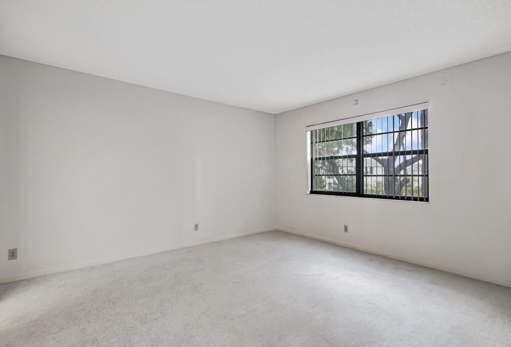 4640 Lucerne Lakes Boulevard, Unit 206, Lake Worth, FL 33467 Photo