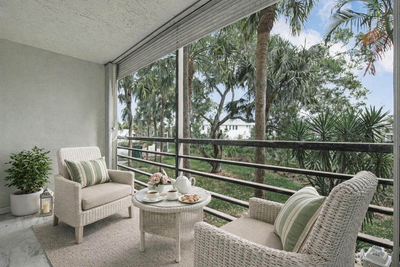 4640 Lucerne Lakes Boulevard, Unit 206, Lake Worth, FL 33467 Photo