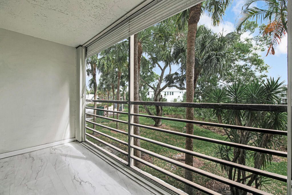4640 Lucerne Lakes Boulevard, Unit 206, Lake Worth, FL 33467 Photo