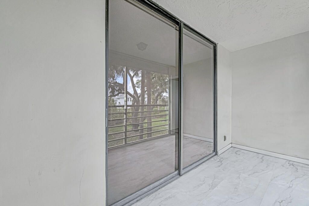 4640 Lucerne Lakes Boulevard, Unit 206, Lake Worth, FL 33467 Photo