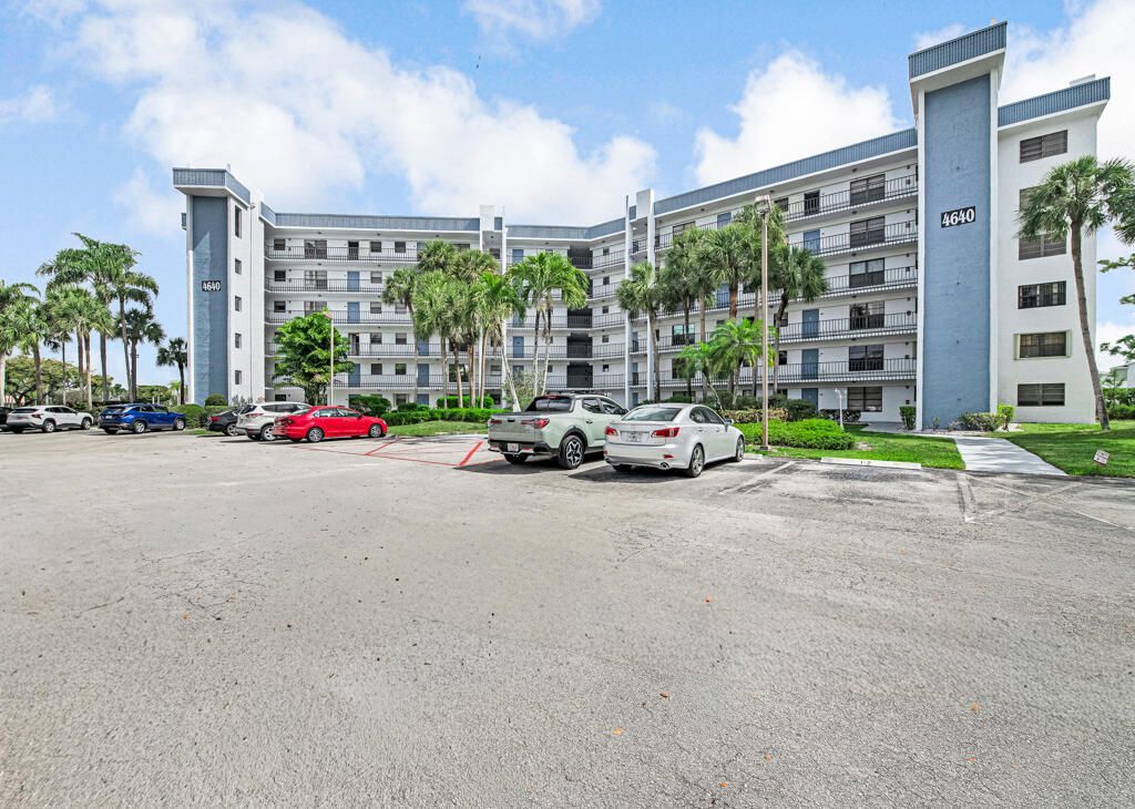 4640 Lucerne Lakes Boulevard, Unit 206, Lake Worth, FL 33467 Photo