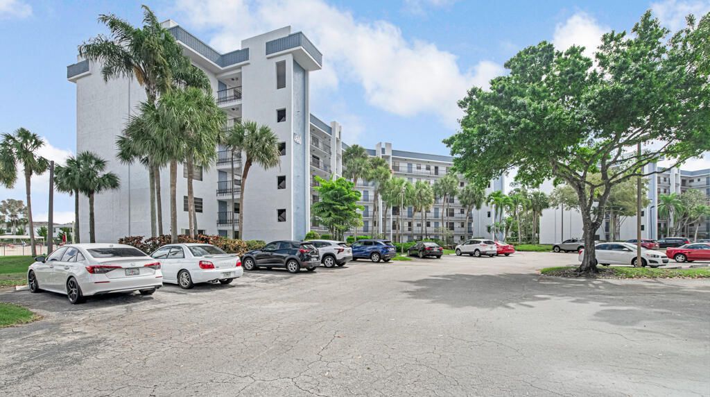 4640 Lucerne Lakes Boulevard, Unit 206, Lake Worth, FL 33467 Photo