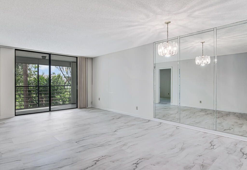 4640 Lucerne Lakes Boulevard, Unit 206, Lake Worth, FL 33467 Photo