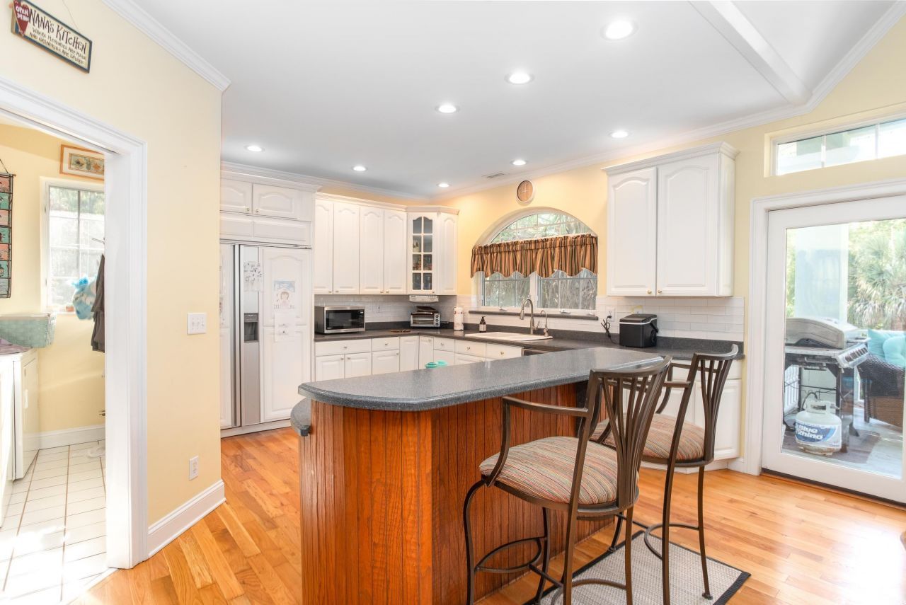 4907 Woodview Ln. Photo 4