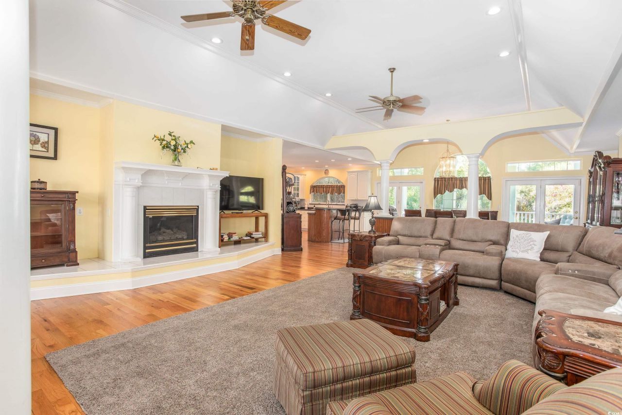 4907 Woodview Ln. Photo 8