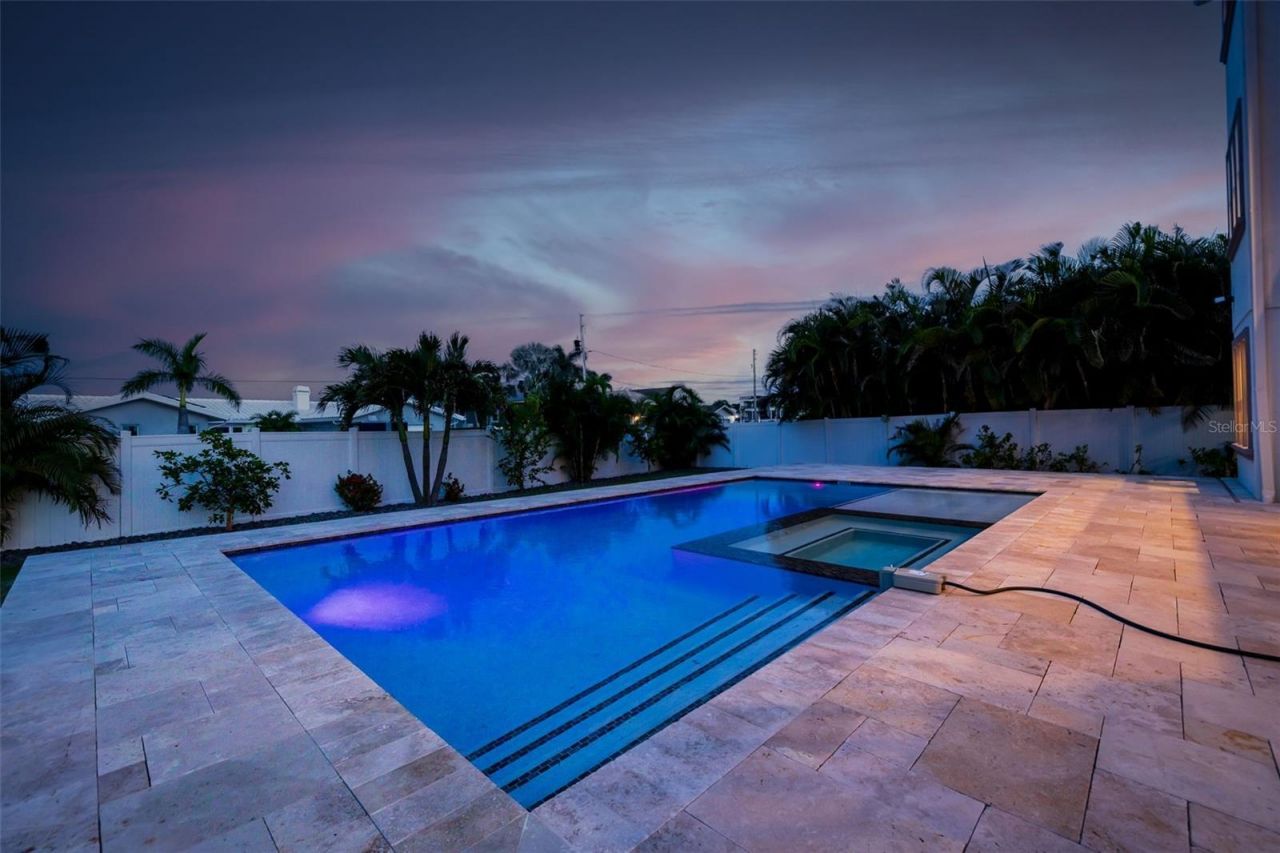 3141 Hibiscus Drive W, Belleair Beach, FL 33786 Photo