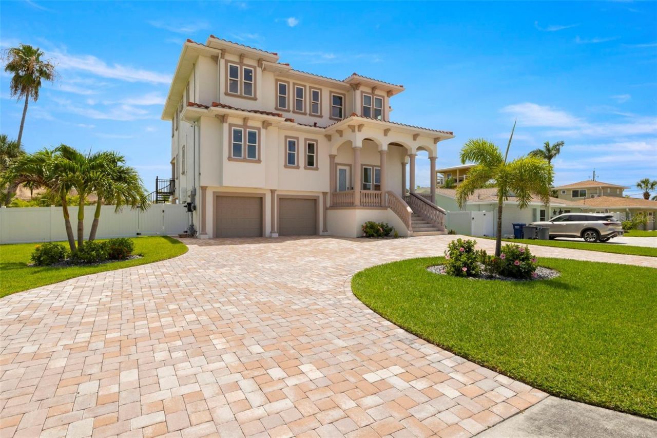 3141 Hibiscus Drive W, Belleair Beach, FL 33786 Photo