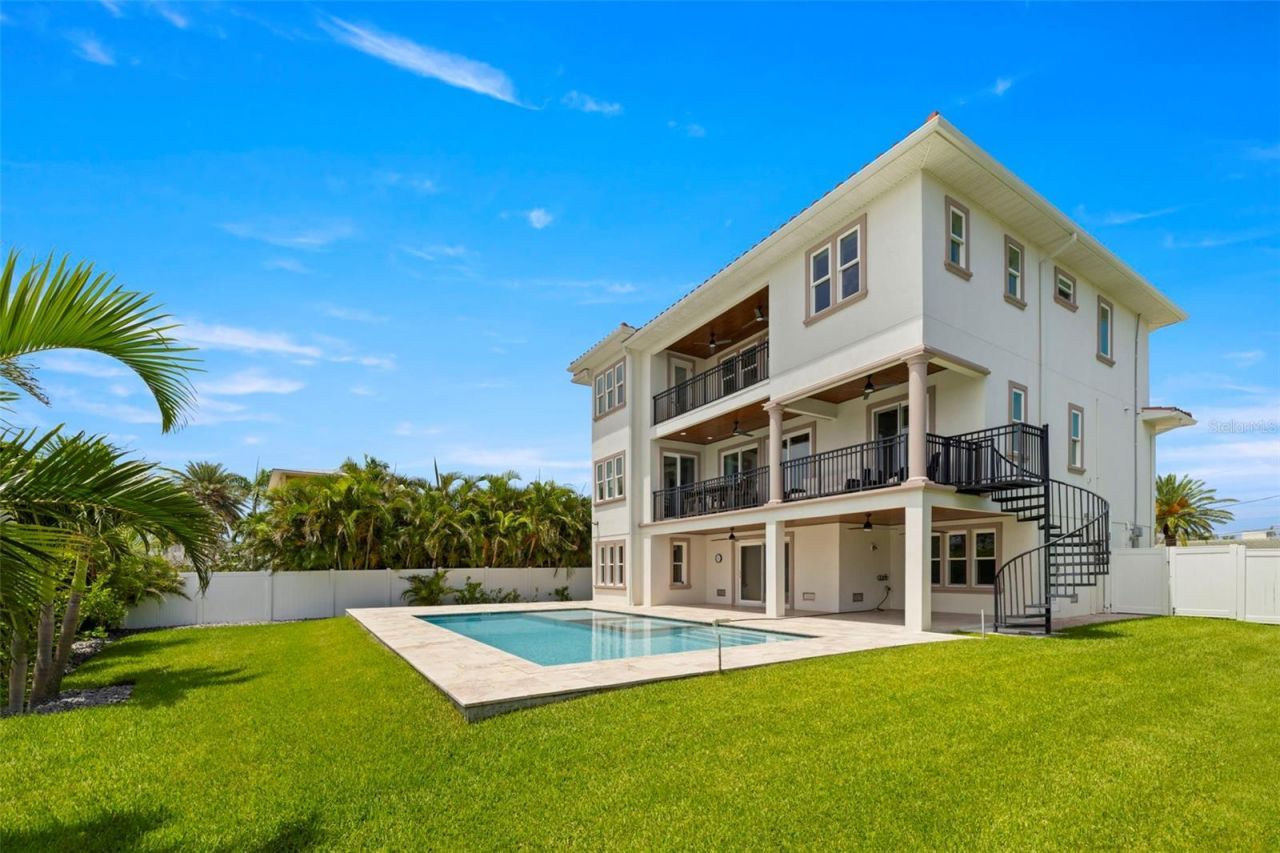 3141 Hibiscus Drive W, Belleair Beach, FL 33786 Photo