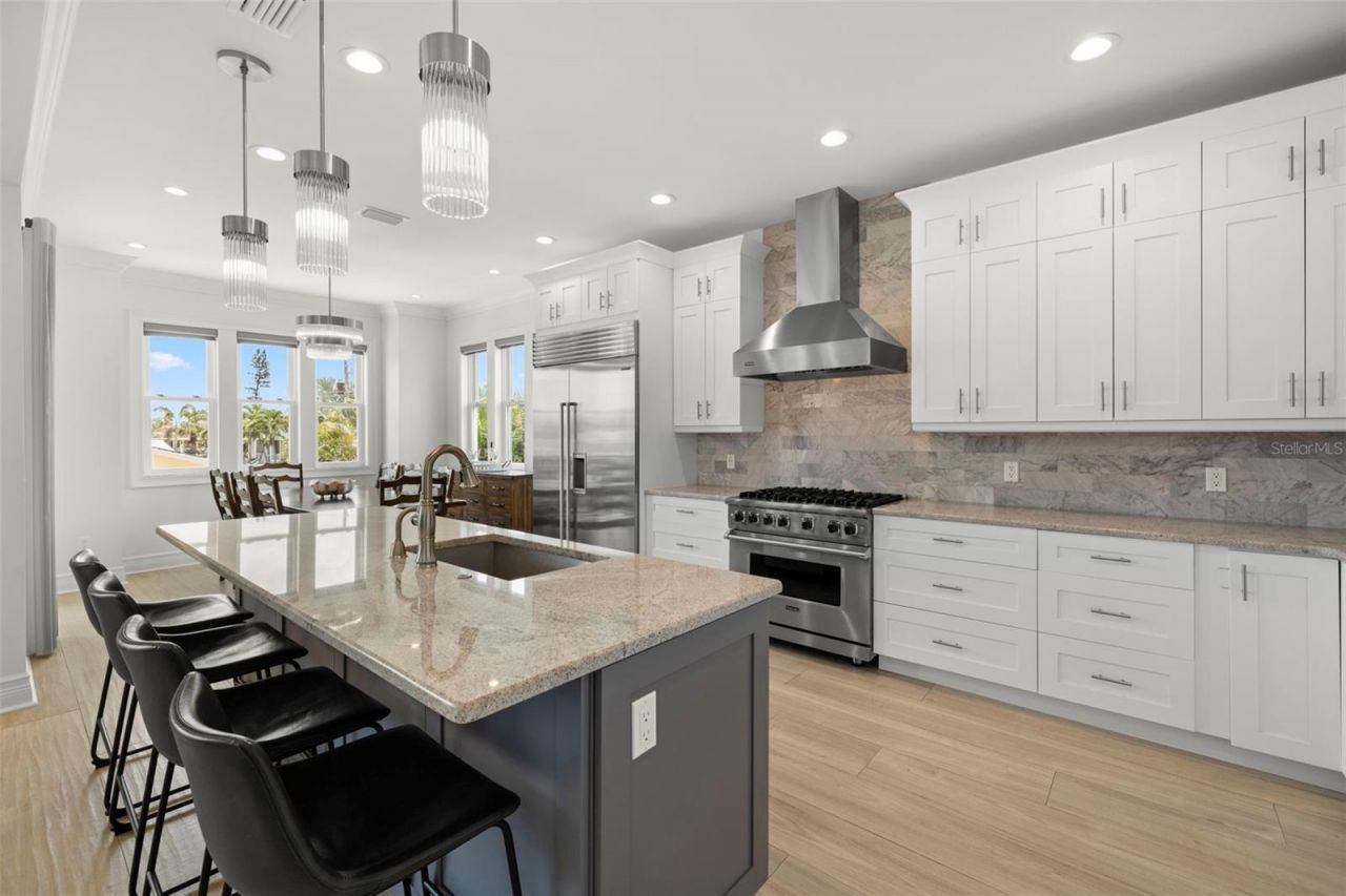 3141 Hibiscus Drive W, Belleair Beach, FL 33786 Photo