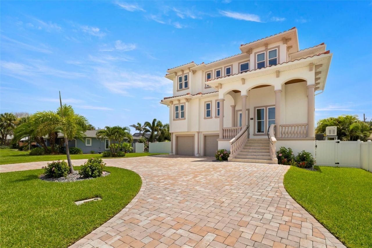 3141 Hibiscus Drive W, Belleair Beach, FL 33786 Photo