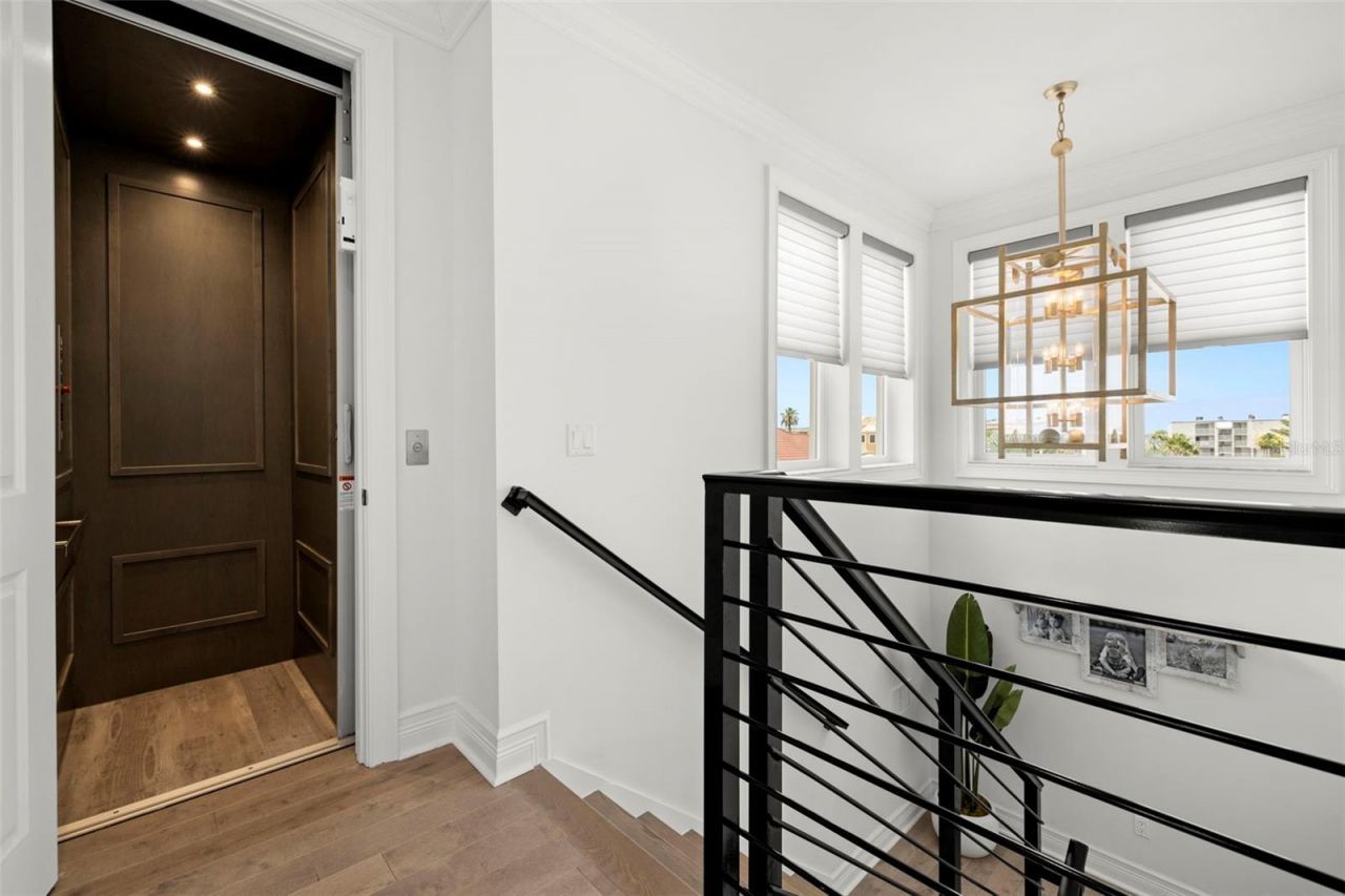 3141 Hibiscus Drive W, Belleair Beach, FL 33786 Photo