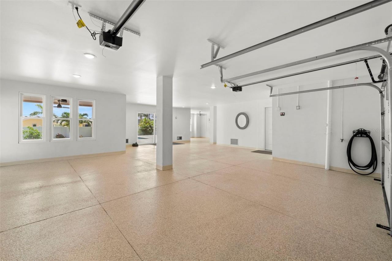 3141 Hibiscus Drive W, Belleair Beach, FL 33786 Photo