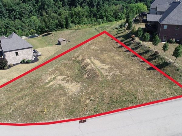 4010 Shenandoah Dr, Jefferson Hills, PA 15025