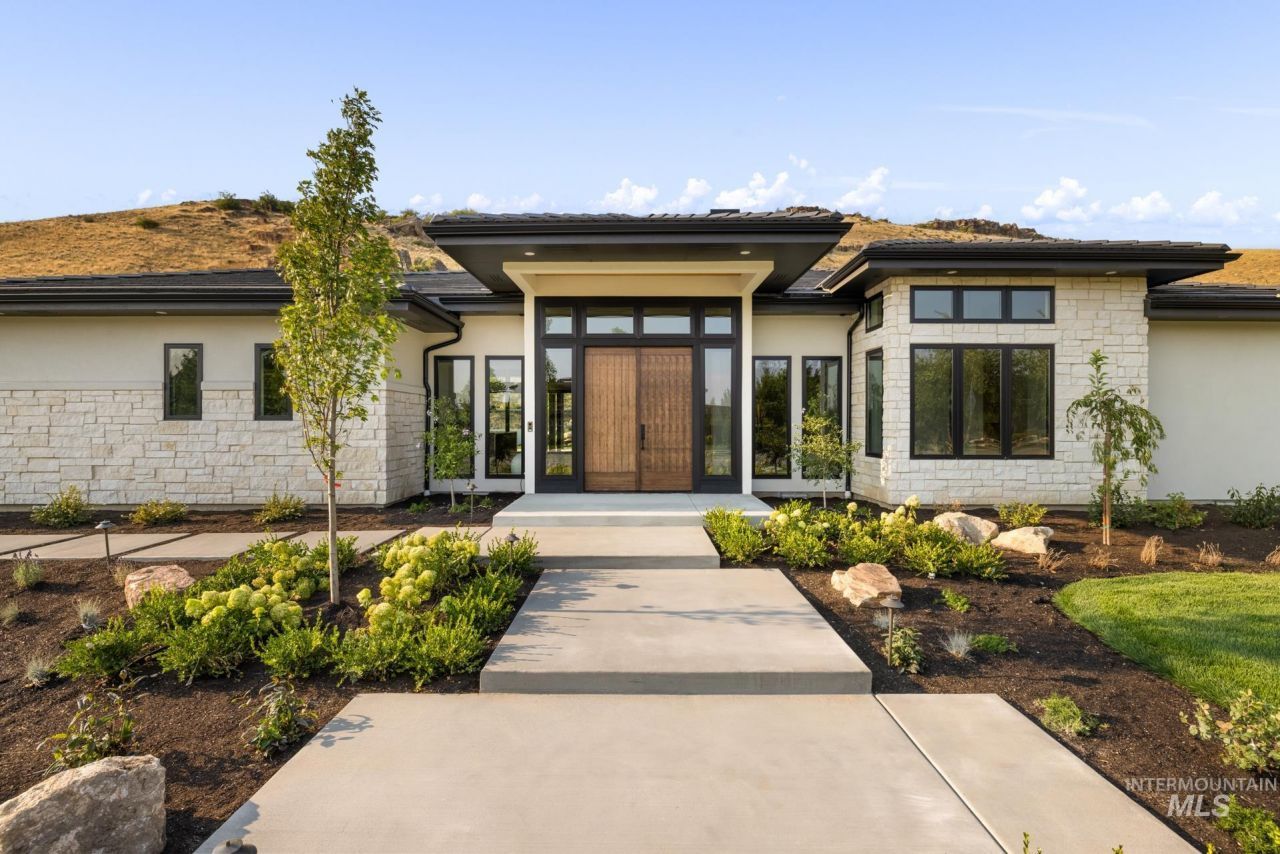 243 N Burgundy Rose Lane, Boise, ID 83712 Main Photo