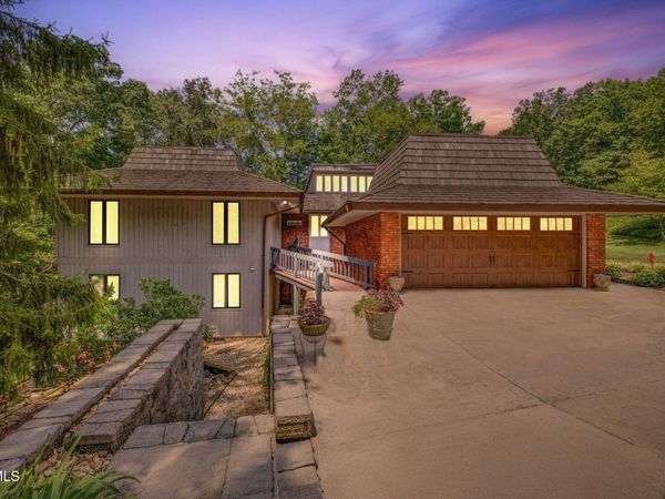 708 Thornwood Place, Kingsport, TN 37660