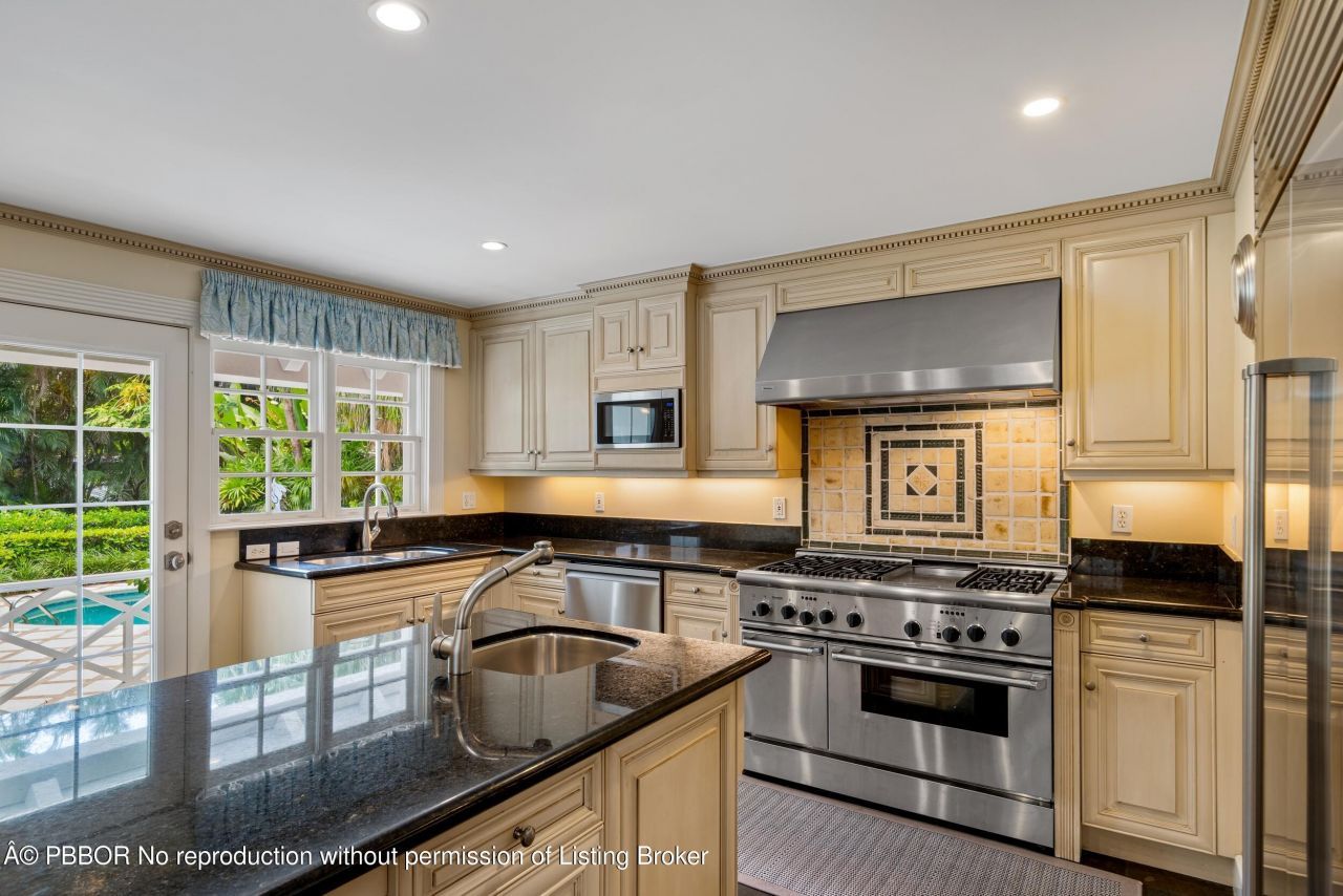 6 Via Vizcaya, Palm Beach, FL 33480 Photo