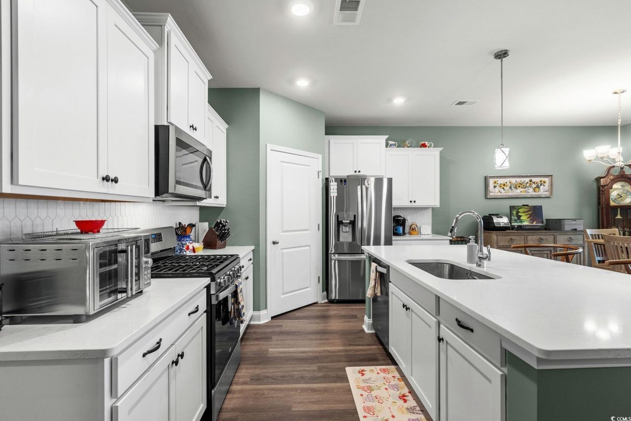 1102 Barrington Way Photo 10