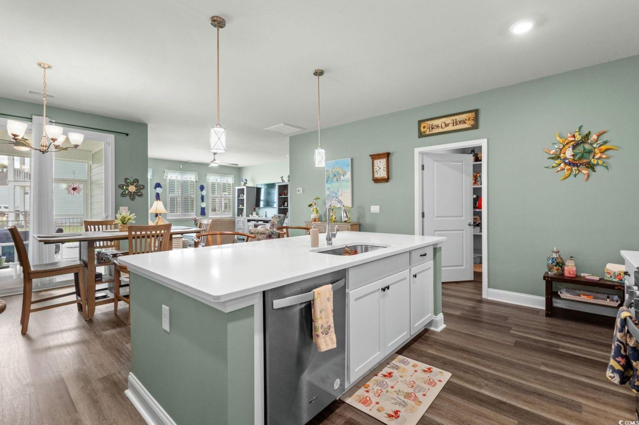 1102 Barrington Way Photo 12