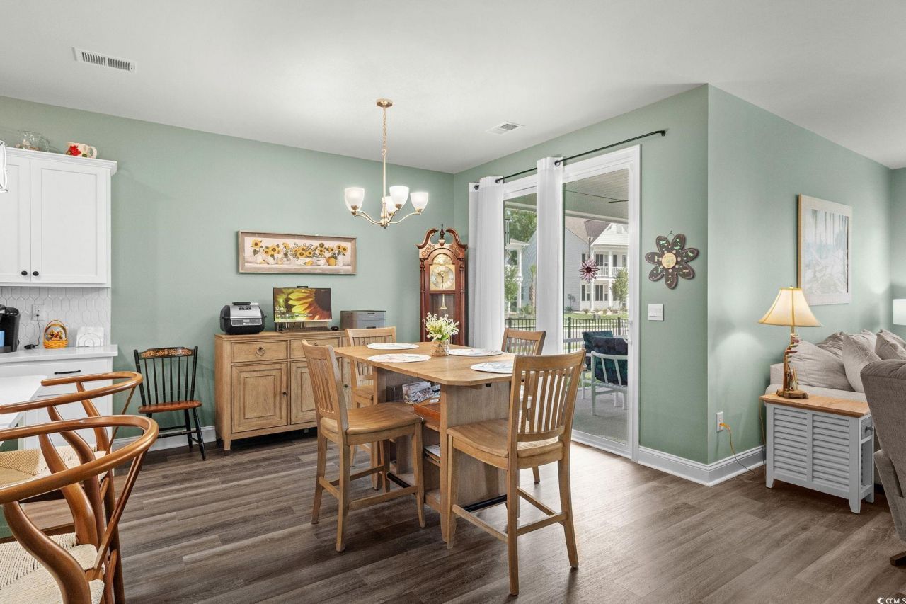 1102 Barrington Way Photo 16