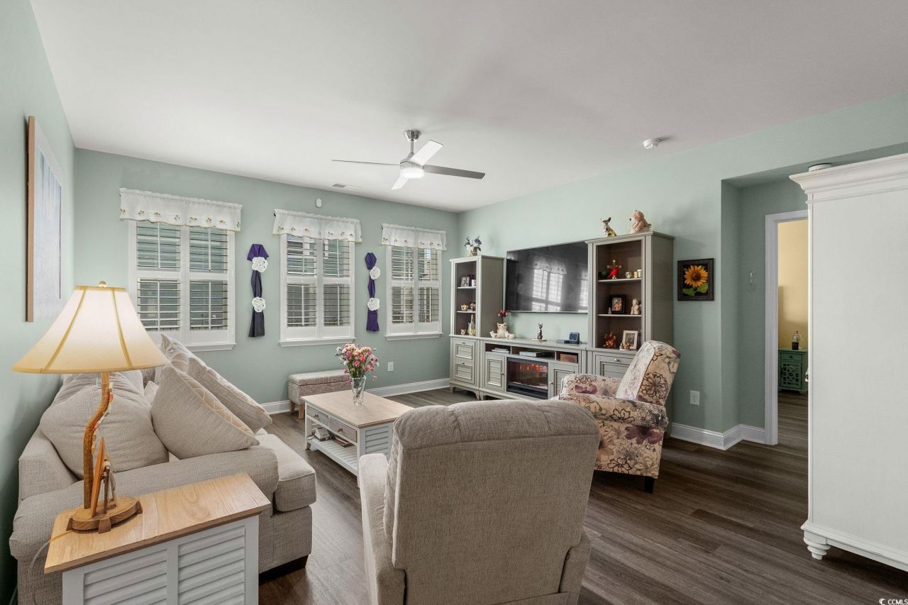 1102 Barrington Way Photo 18