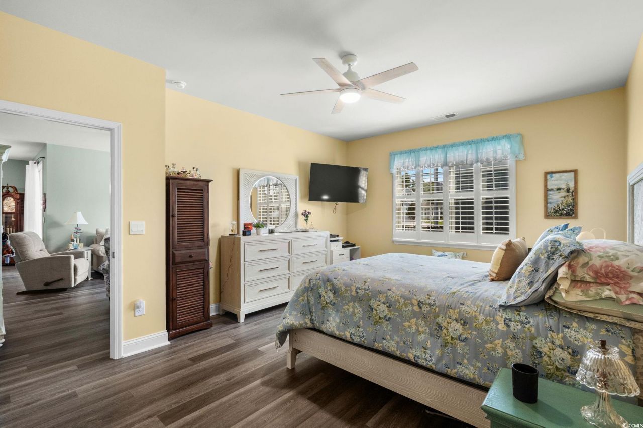 1102 Barrington Way Photo 24