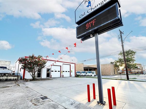 108 E Wise Street, Bowie, TX 76230