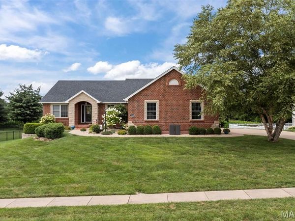 1211 Highland Circle Drive, Wentzville, MO 63385