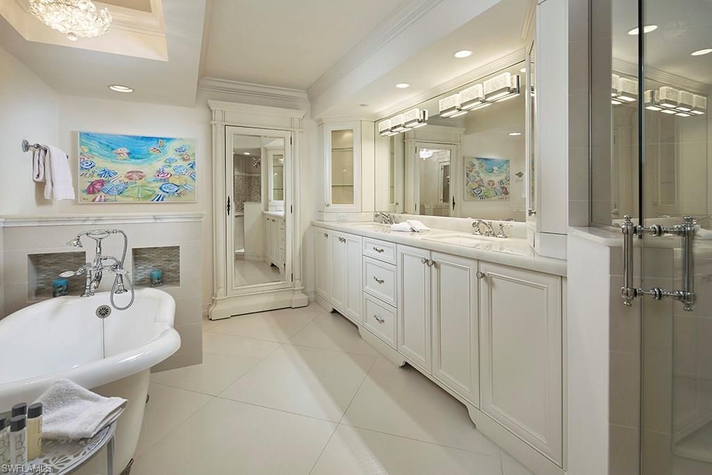 4551 Gulf Shore Blvd N, Unit 204, Naples, FL 34103 Photo