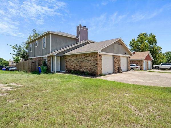 201 S Las Vegas Trail, White Settlement, TX 76108