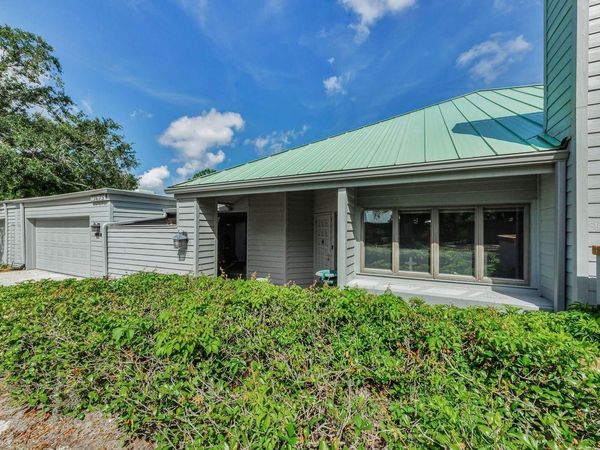 10479 LONGWOOD DRIVE, SEMINOLE, FL 33777